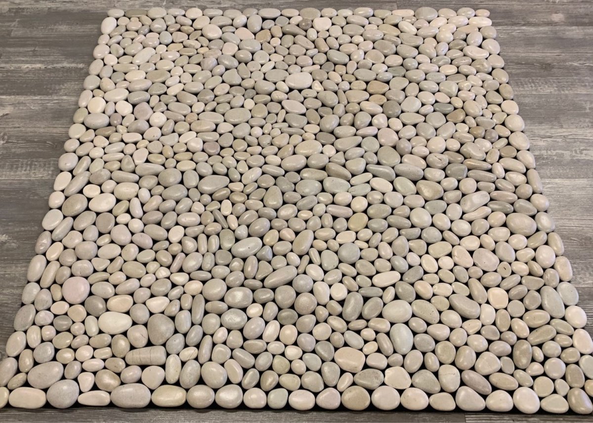 Ковер из мелкой гальки