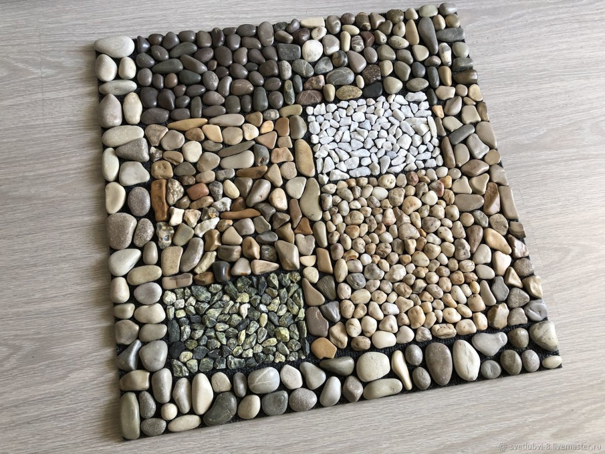 Массажный коврик из гальки