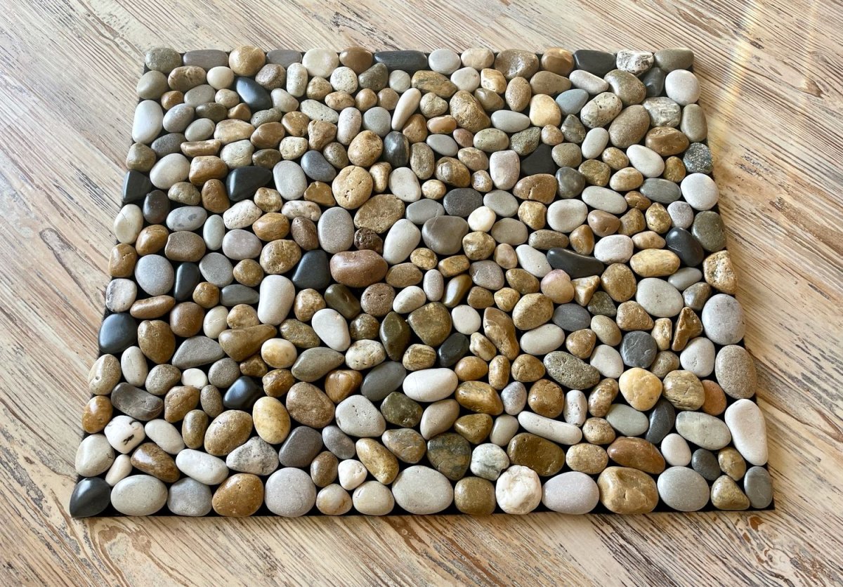 Галька в вазе