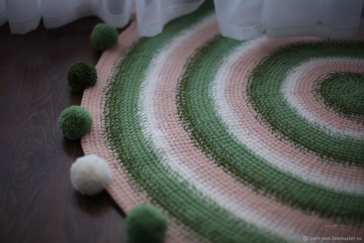 Пушистый коврик