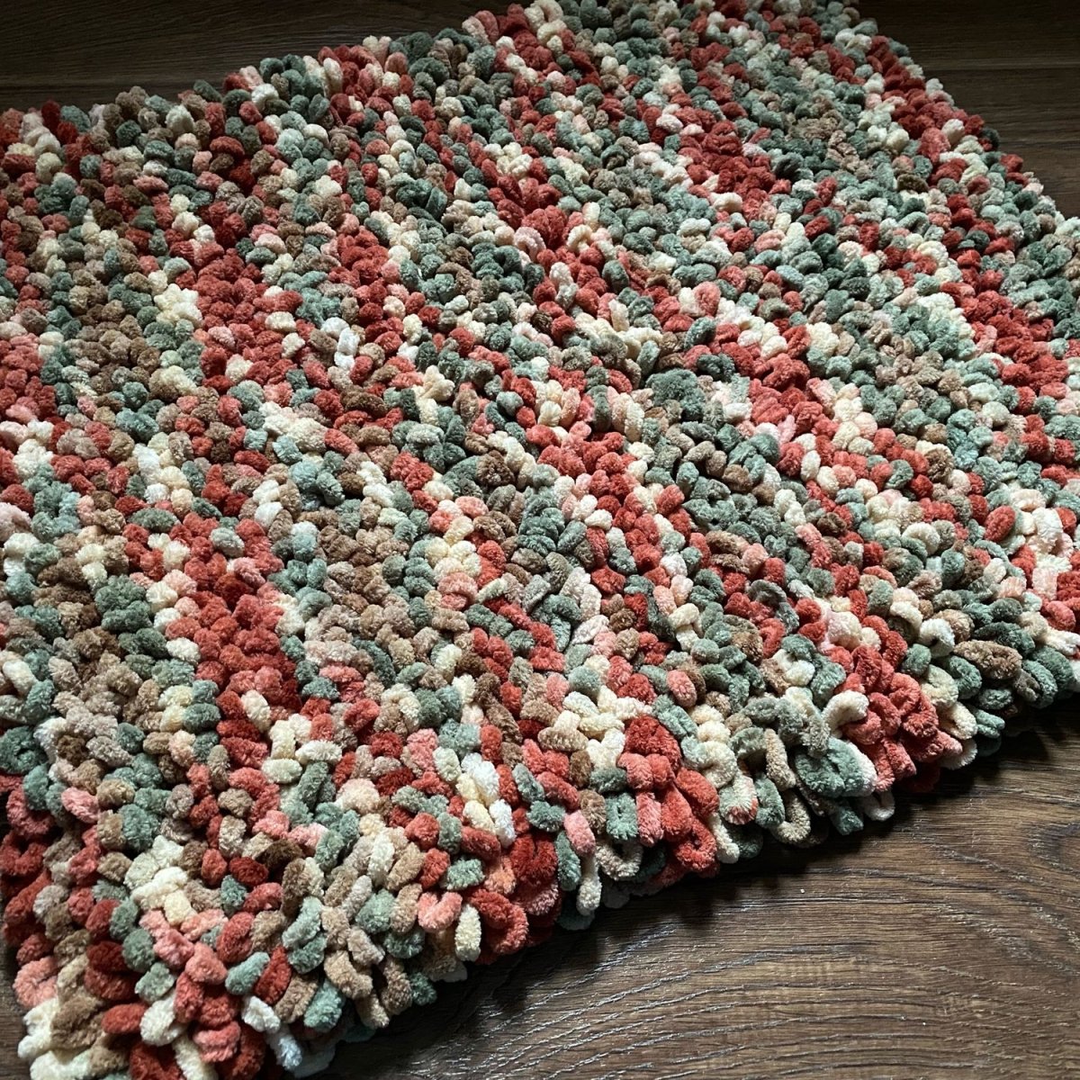 Ковер зеленый