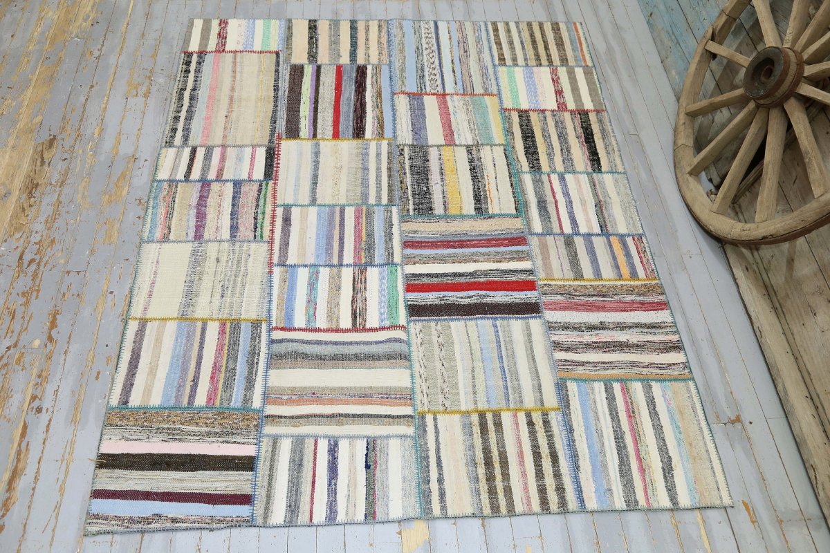 Ковер полосатый прямой старый