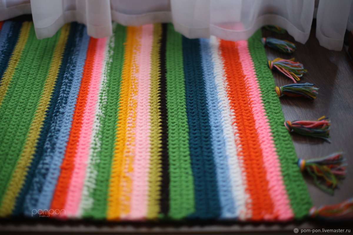 Полосатый коврик