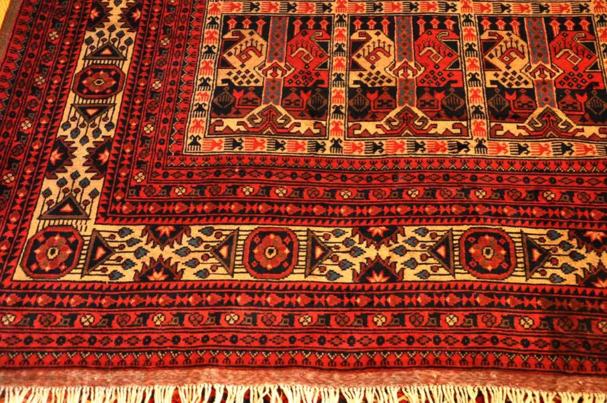 Восточный ковер