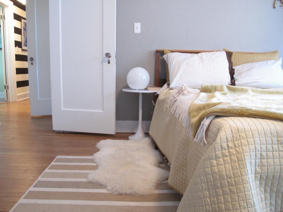 Ковры в интерьере спальни