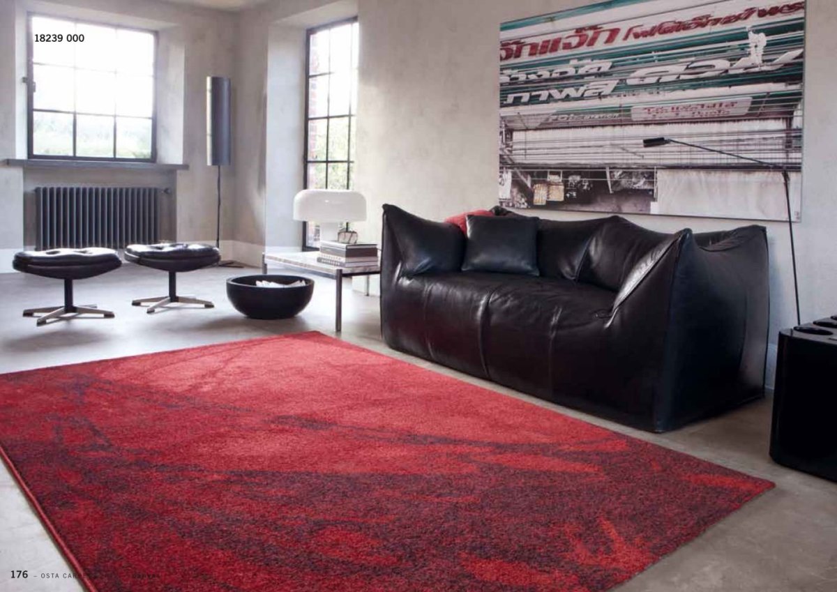 Ковер в серой спальне