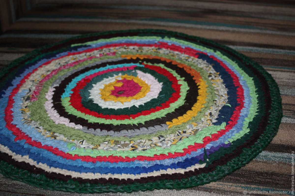 Коврик из трикотажной пряжи