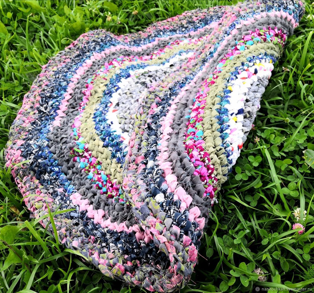 Коврик из трикотажной пряжи