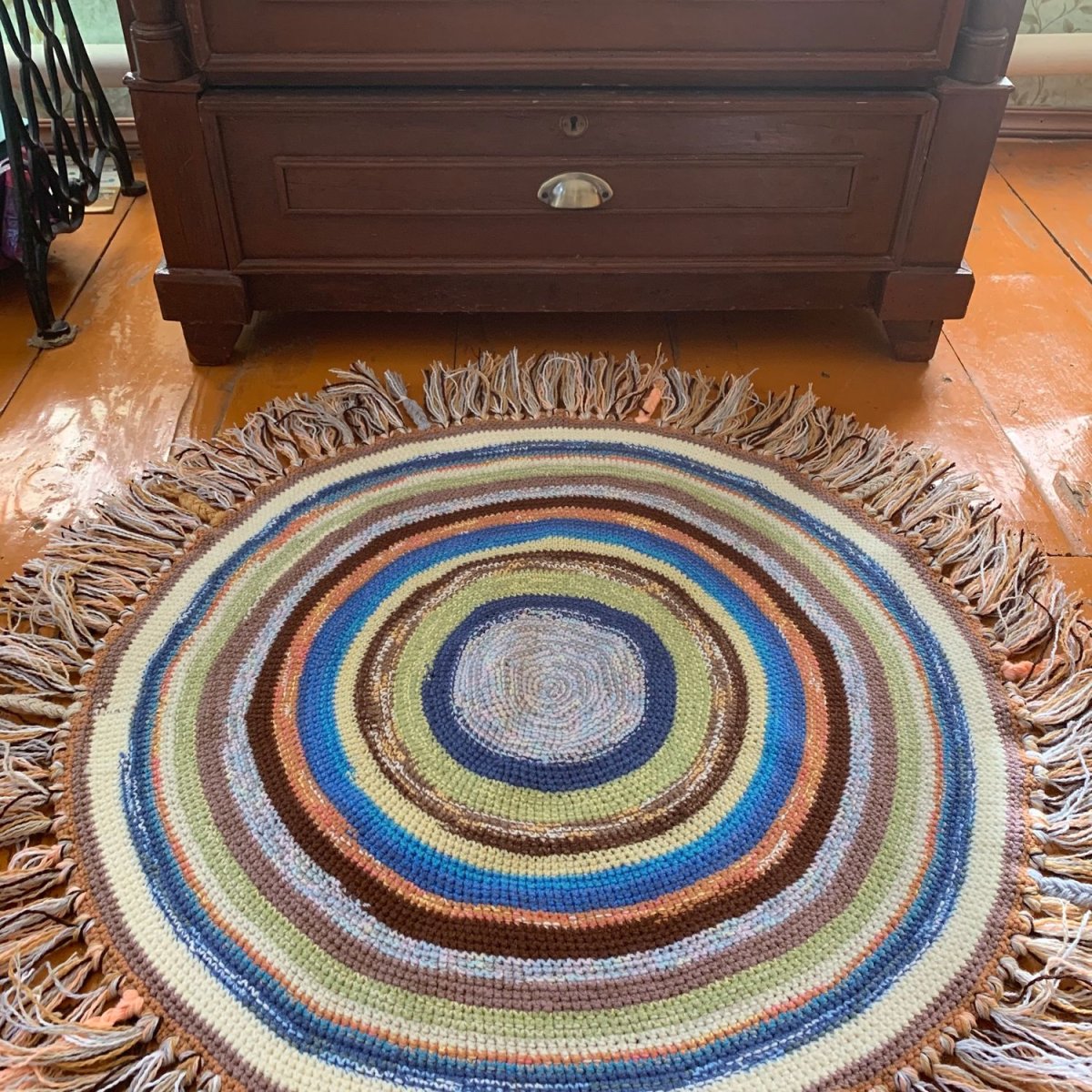 Круглые коврики в интерьере