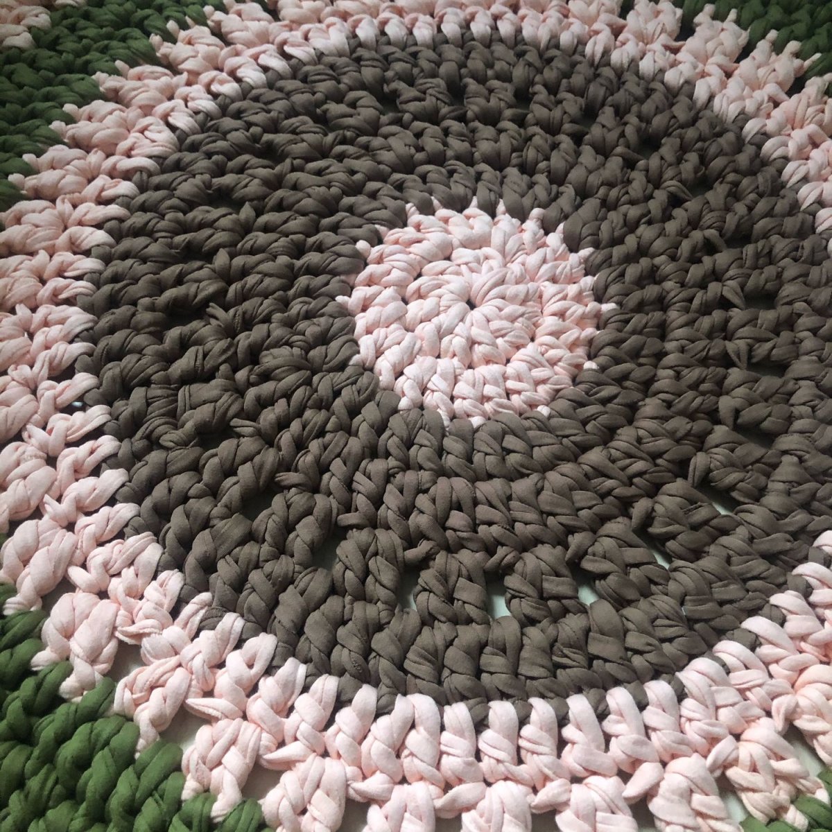 Коврик из трикотажной пряжи