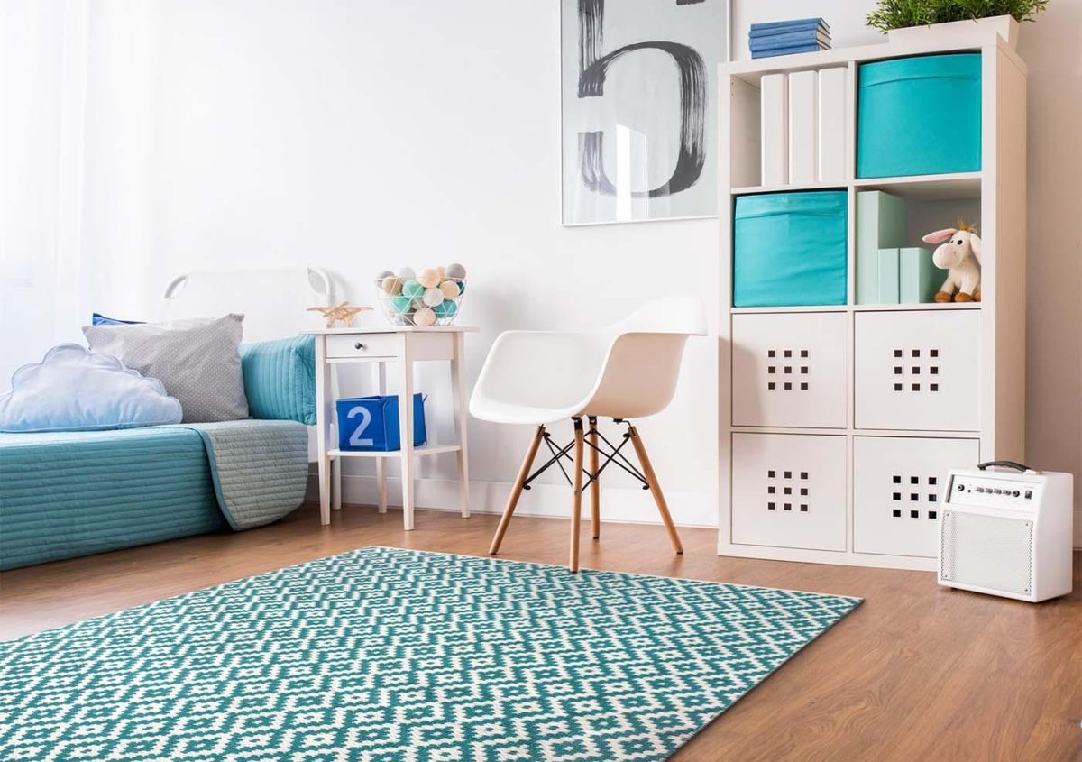 Бирюзовый ковер в интерьере детской