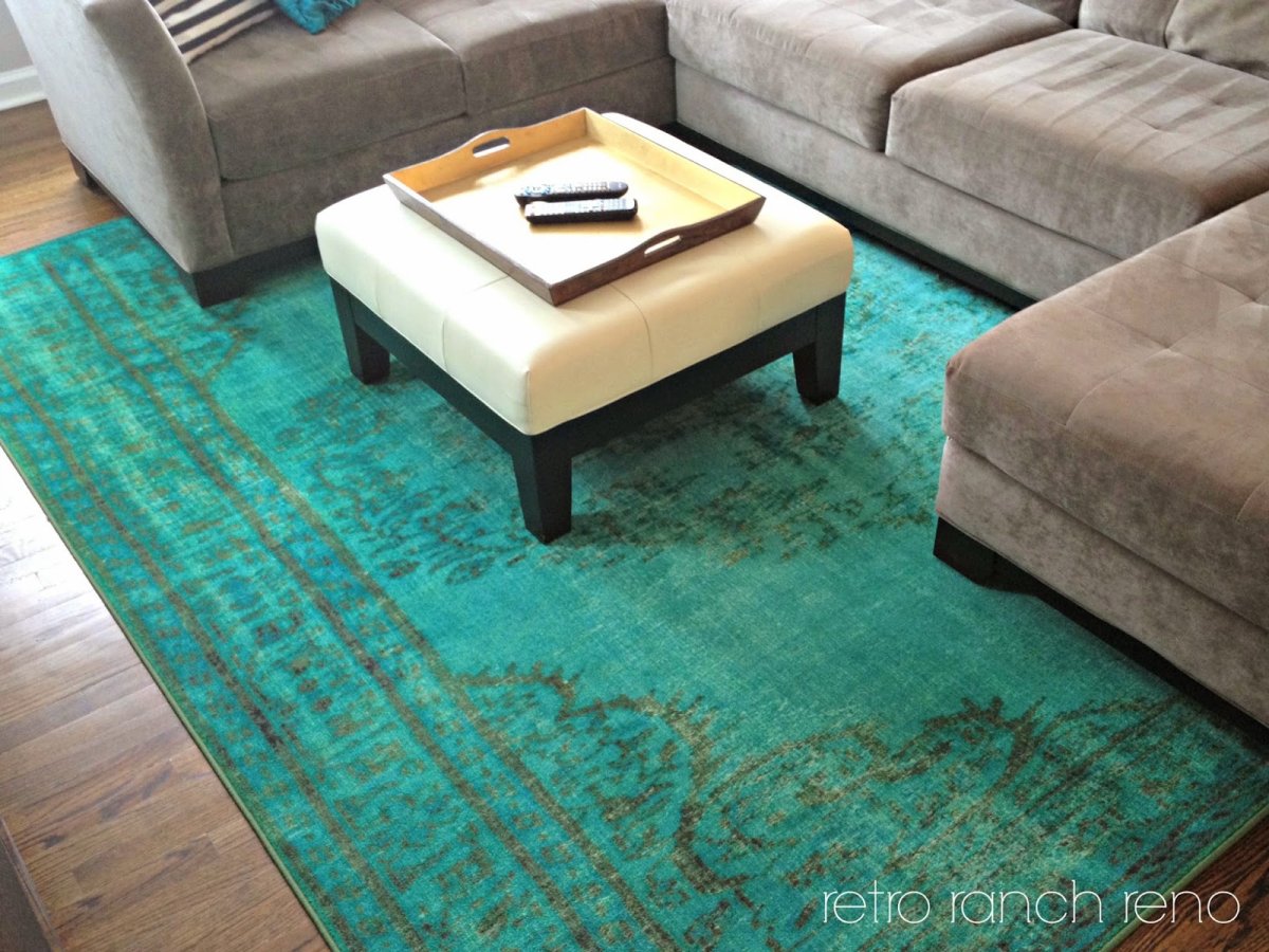 Венге и бирюзовый ковер
