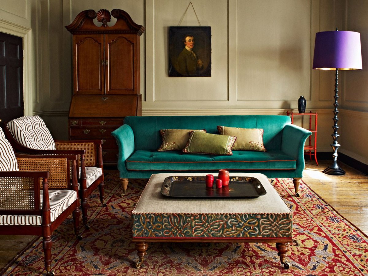 Изумрудный ковер в интерьере