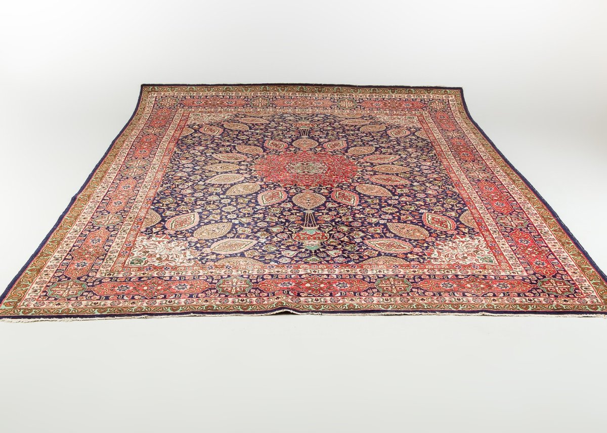 Ковры вышитые вручную