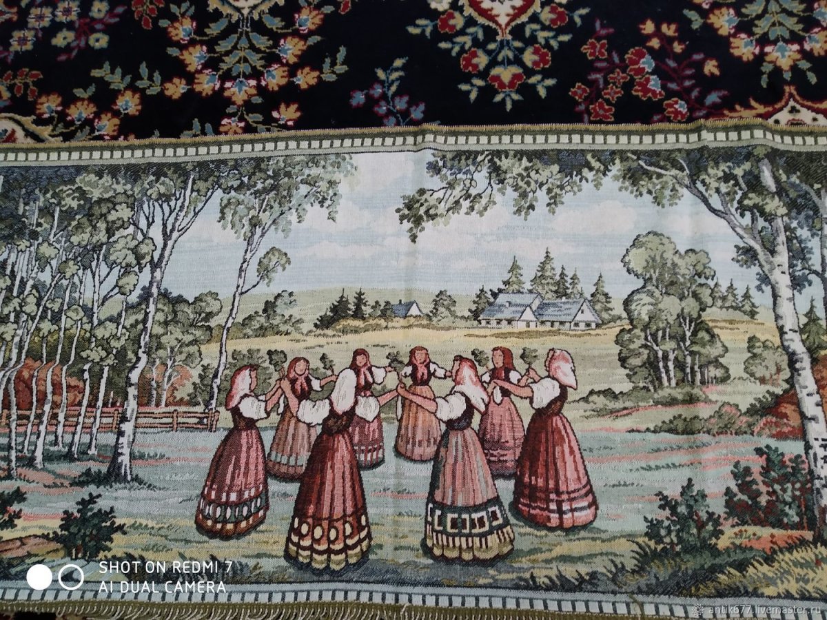 Ковер на стене