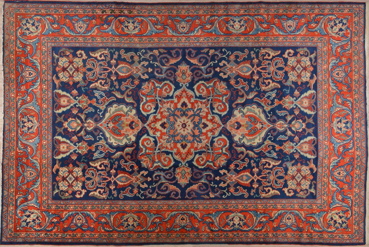 Ковер на стене в современном интерьере офис