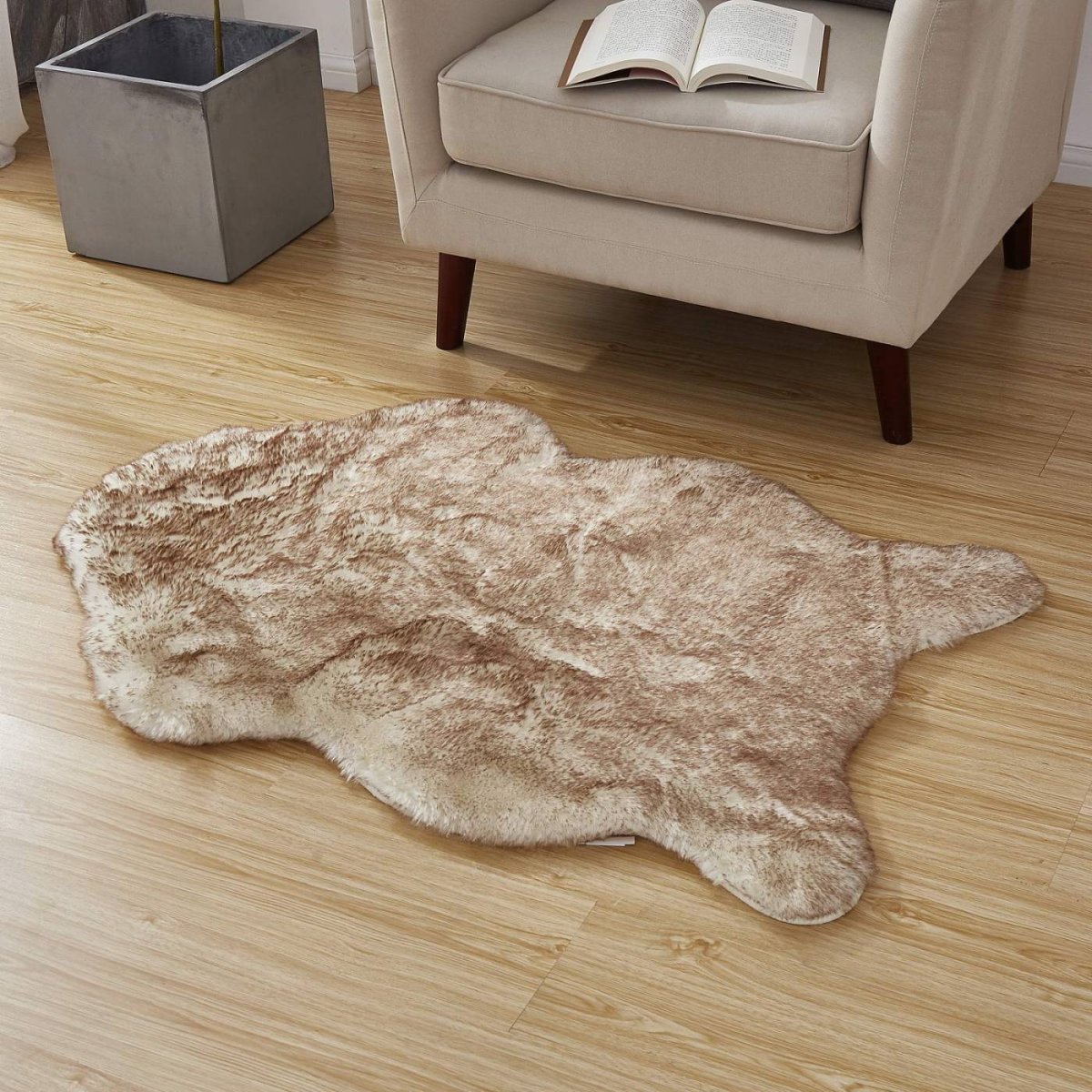 Круглый пушистый коврик