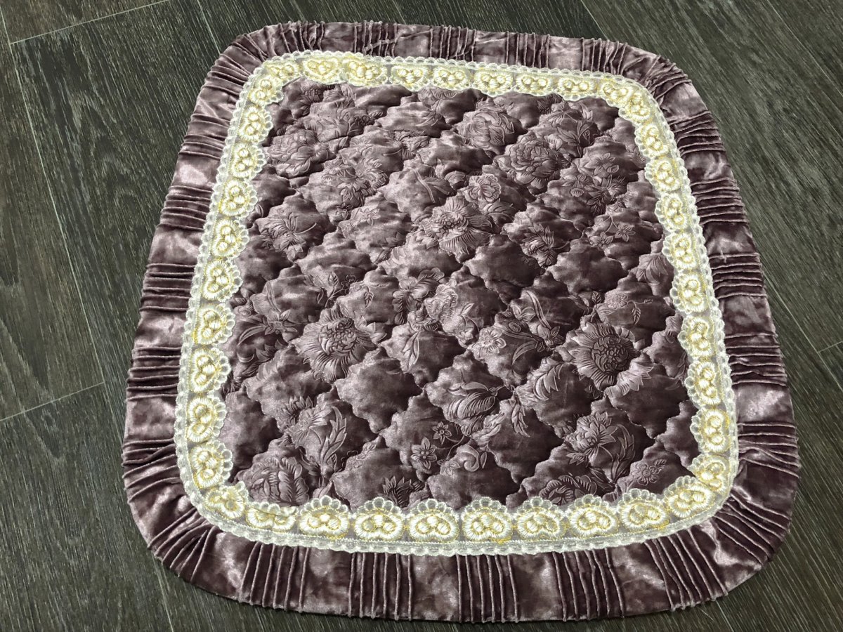 Велюровые сидушки на стулья