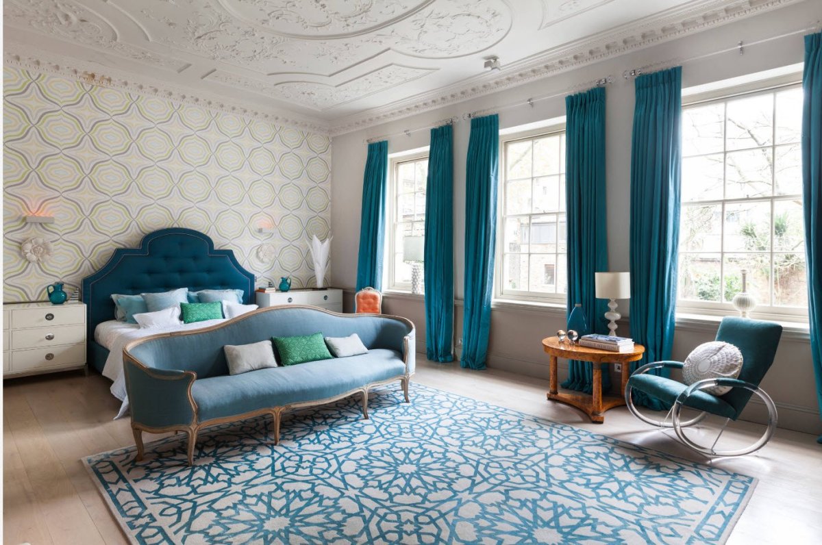 Интерьер с бирюзовым ковром