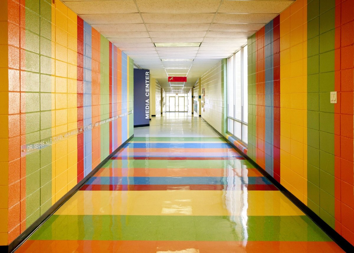 Коридор школы