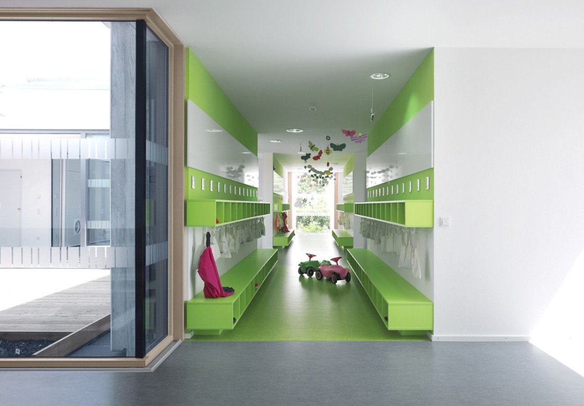 Интерьер рекреации школы