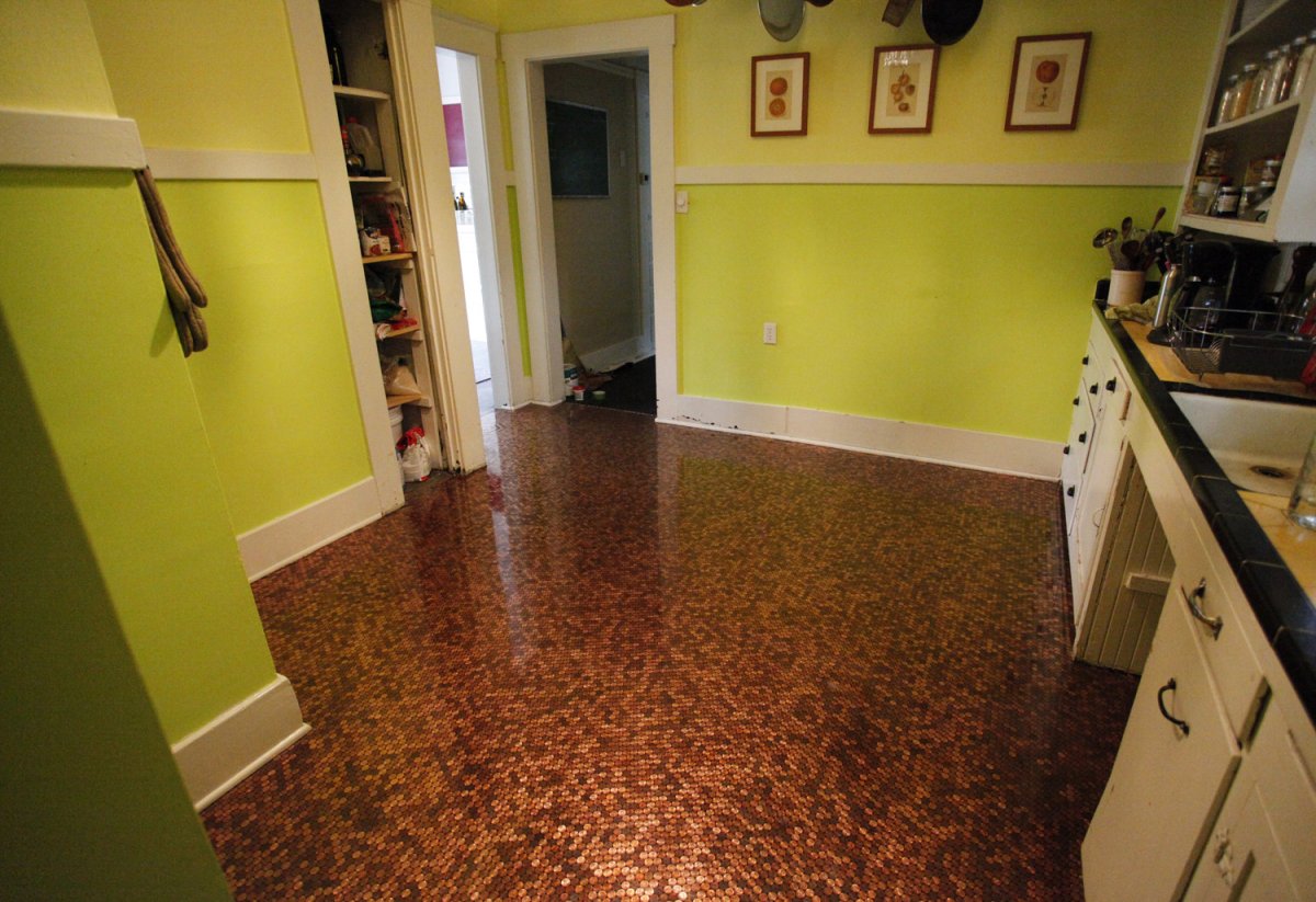 Наливной пол с монетами