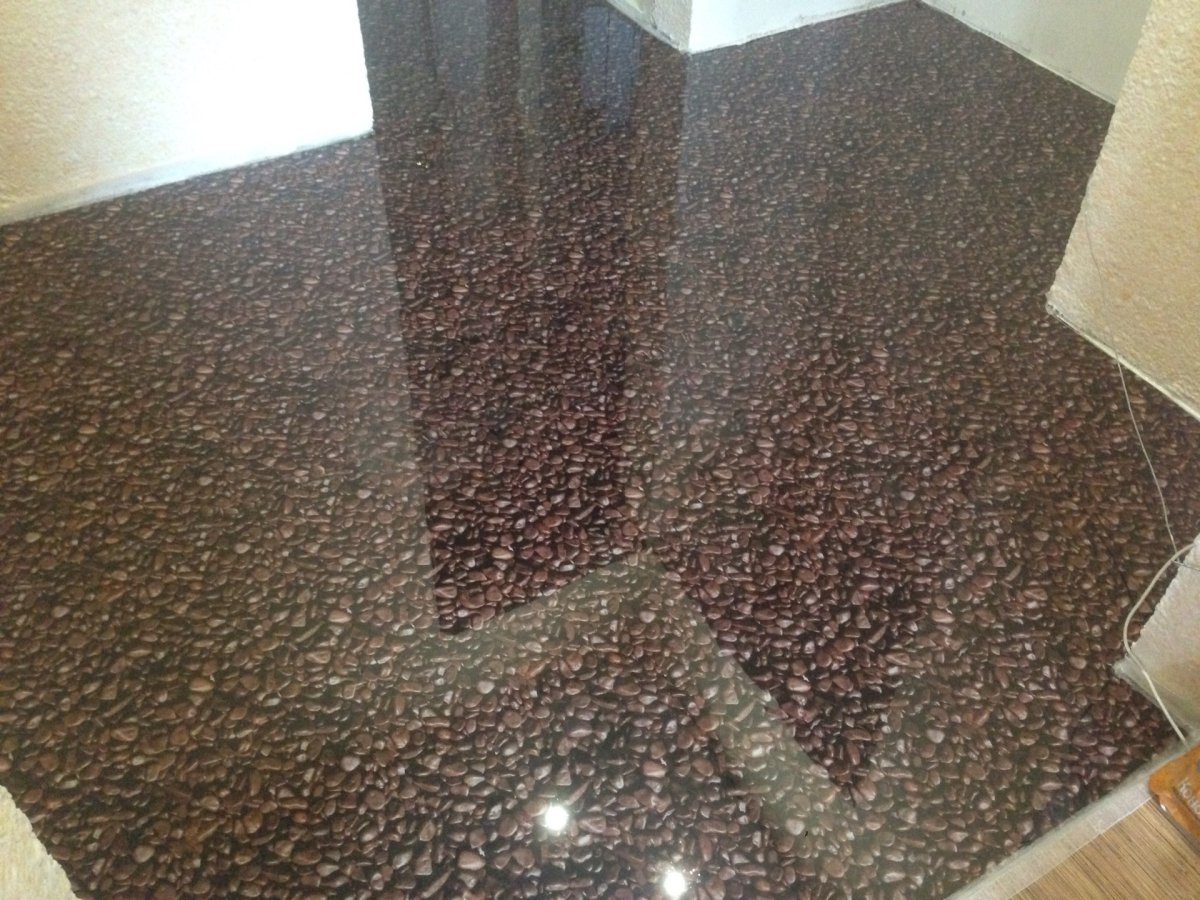 Красивый потолок в коридоре