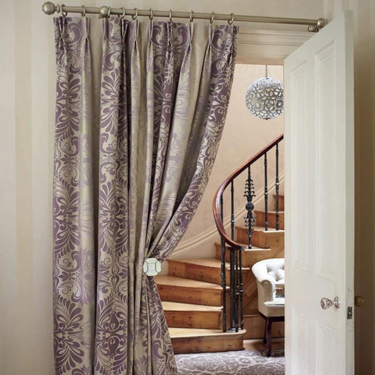 Шторы на дверь