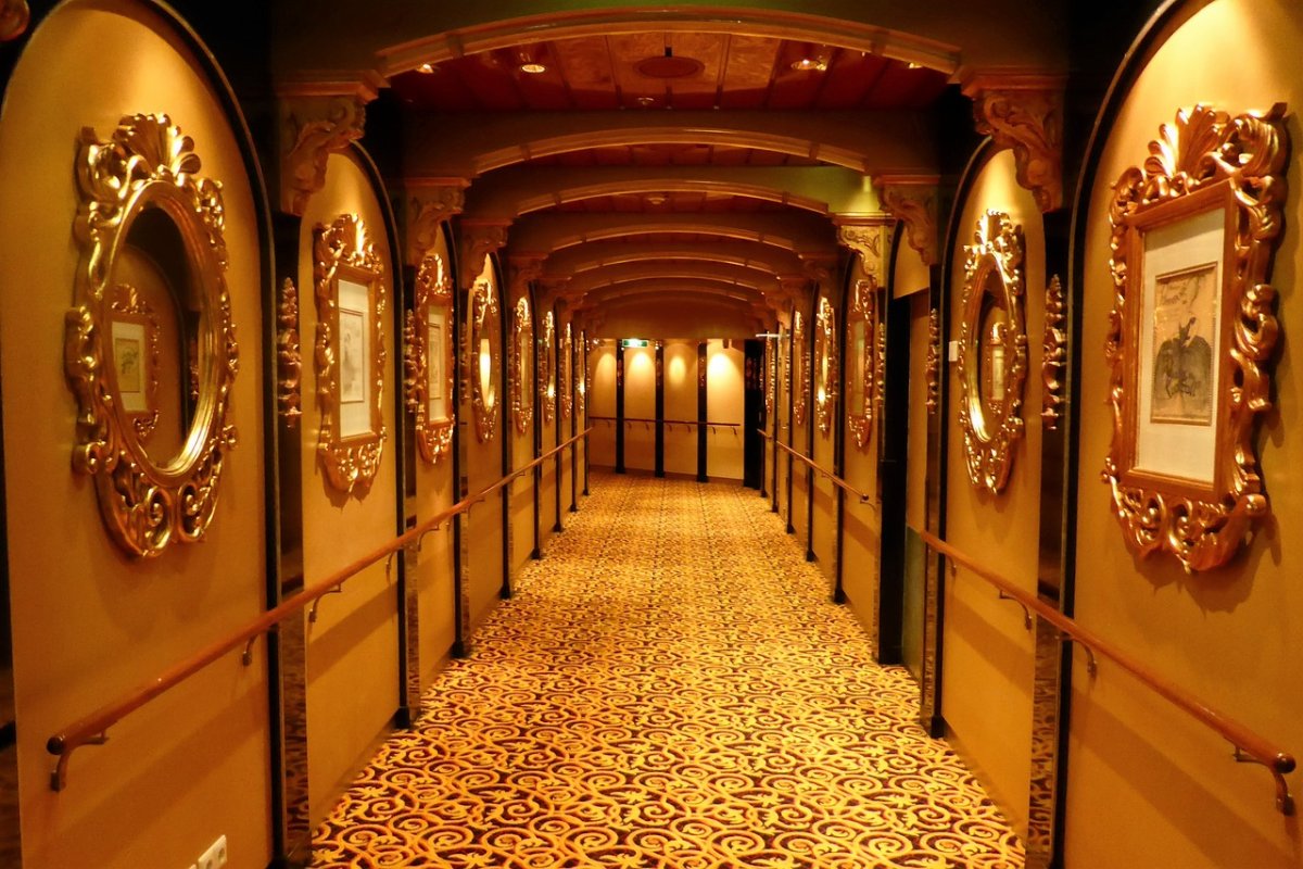 Коридор театра