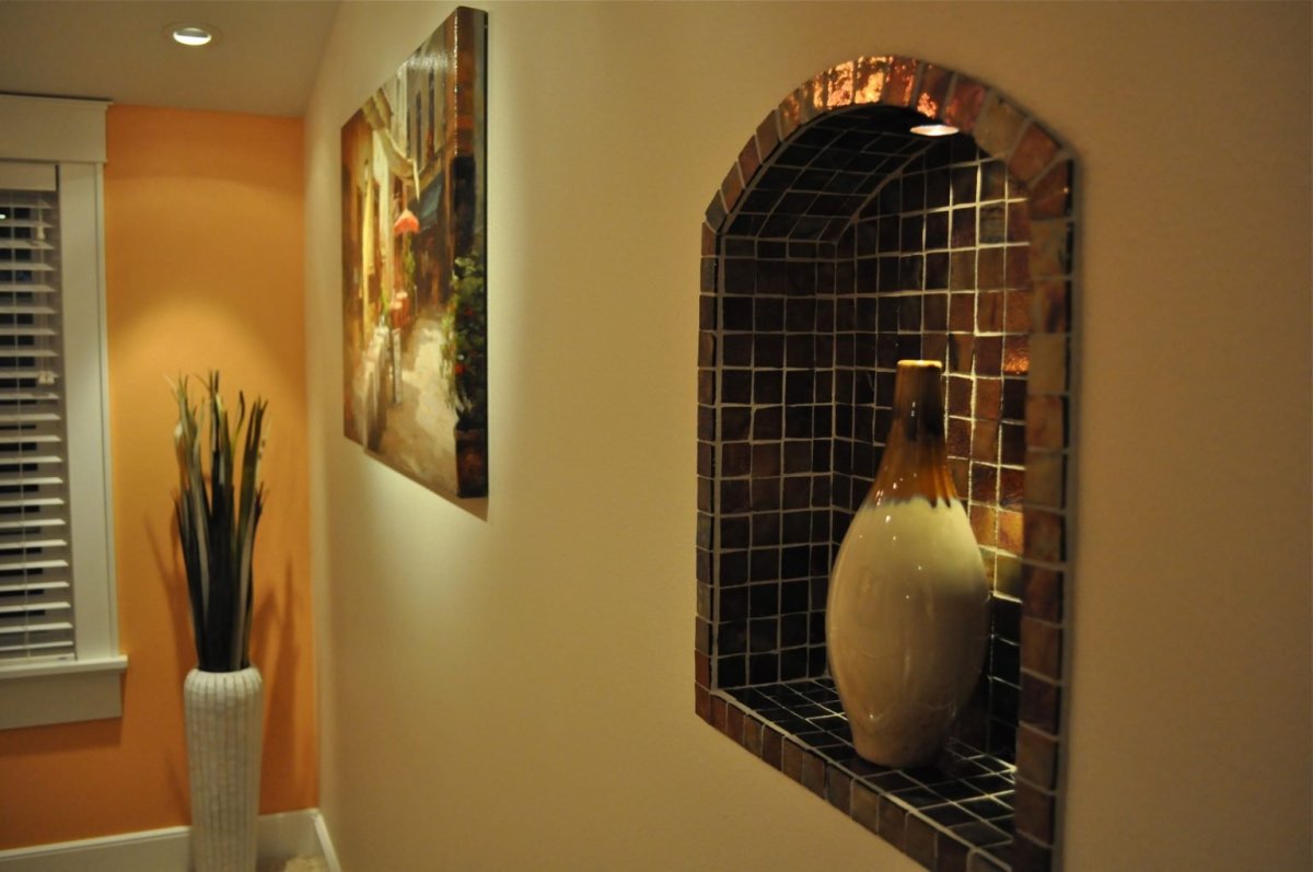 Декоративные ниши в стене