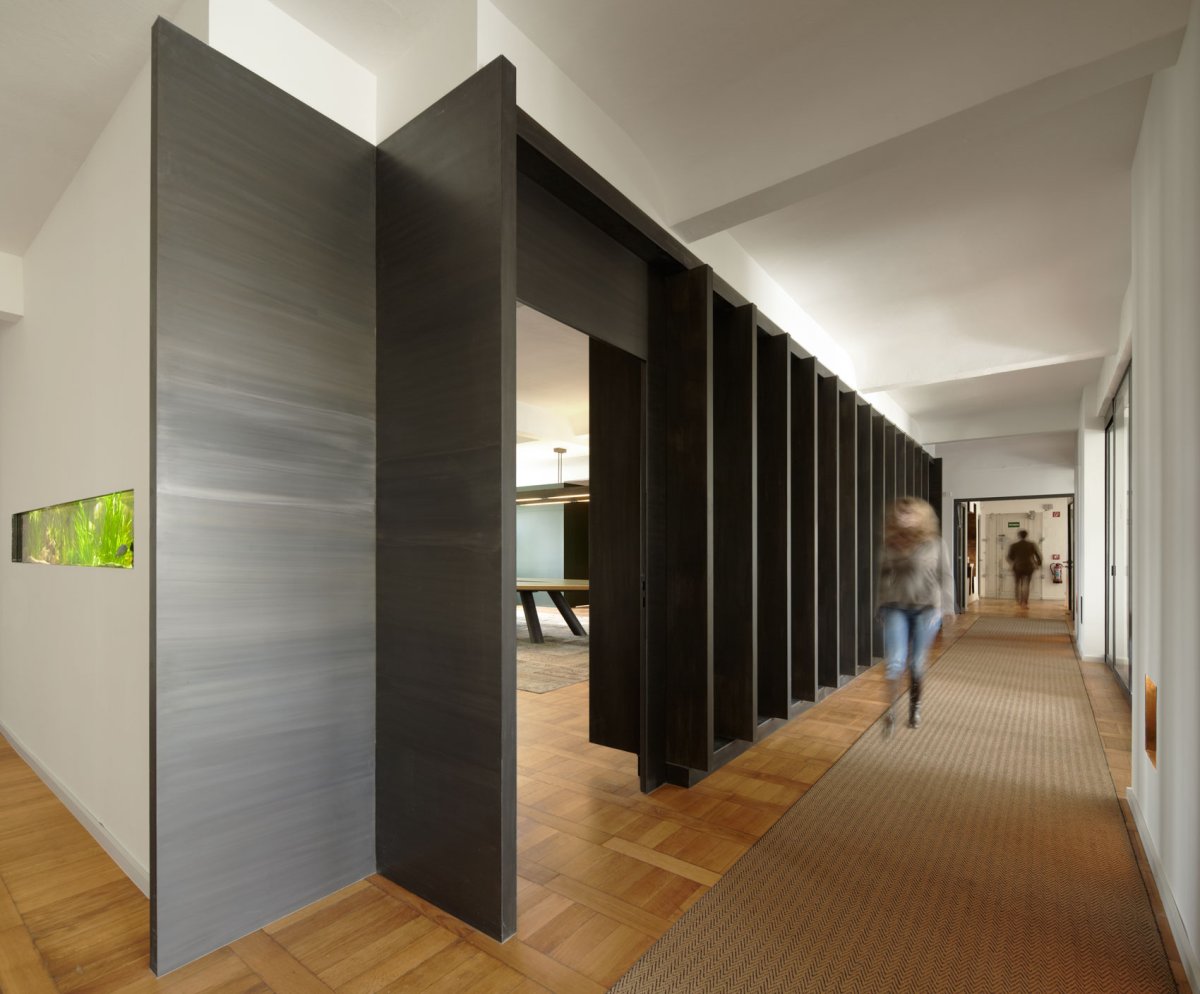 Офисный коридор