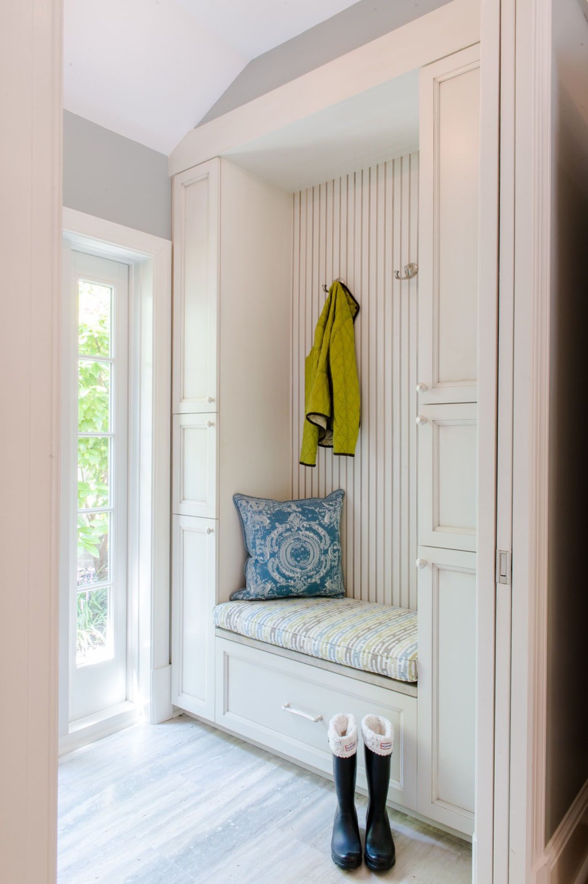 Уютная маленькая прихожая