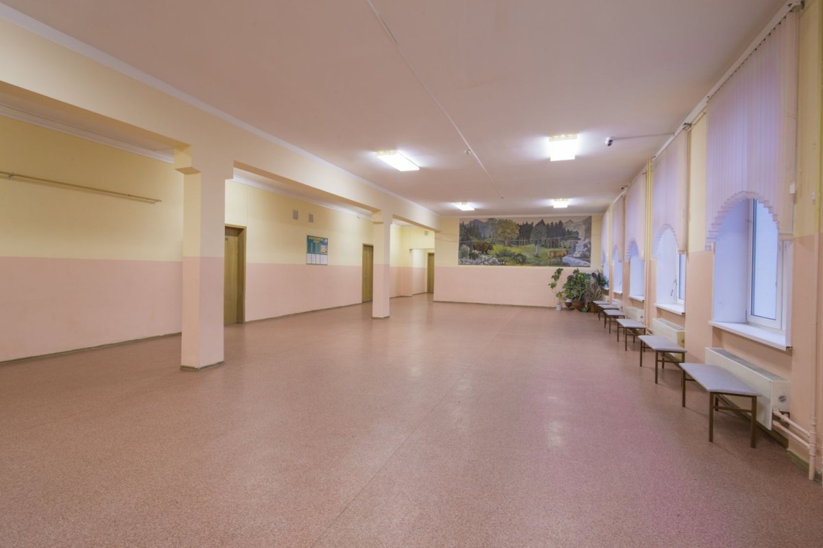 Коридор школы