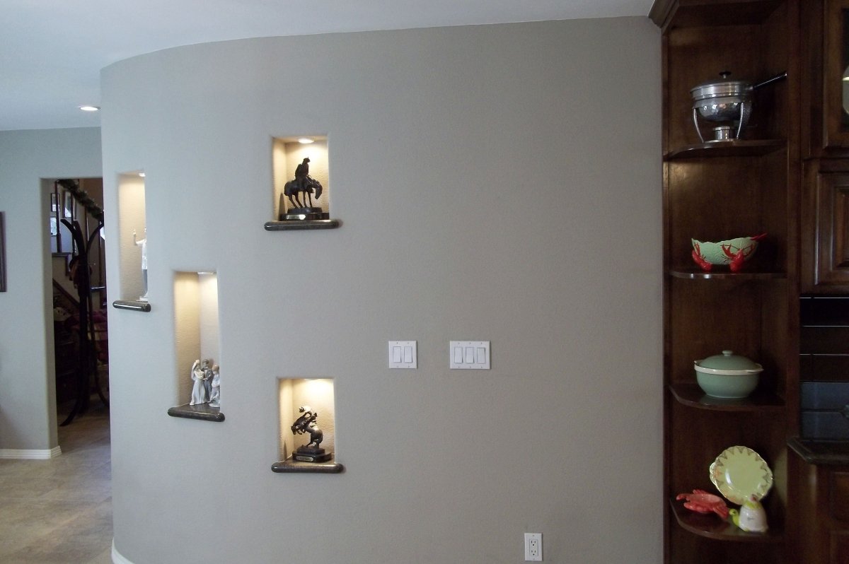 Декоративная ниша в стене