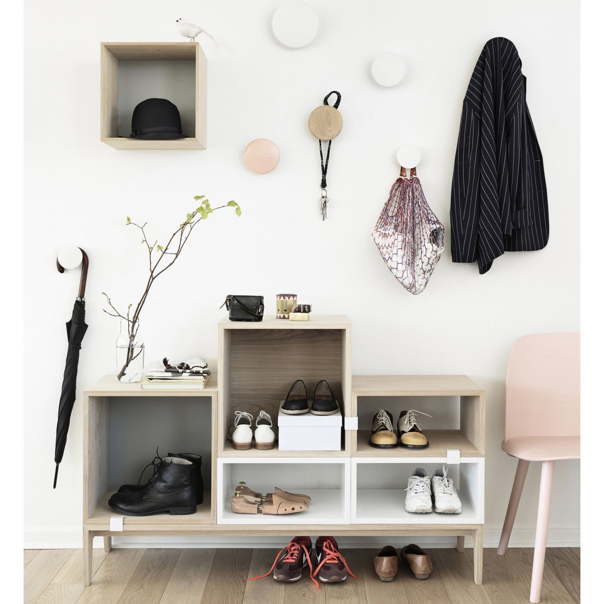 Полки в коридор для декора