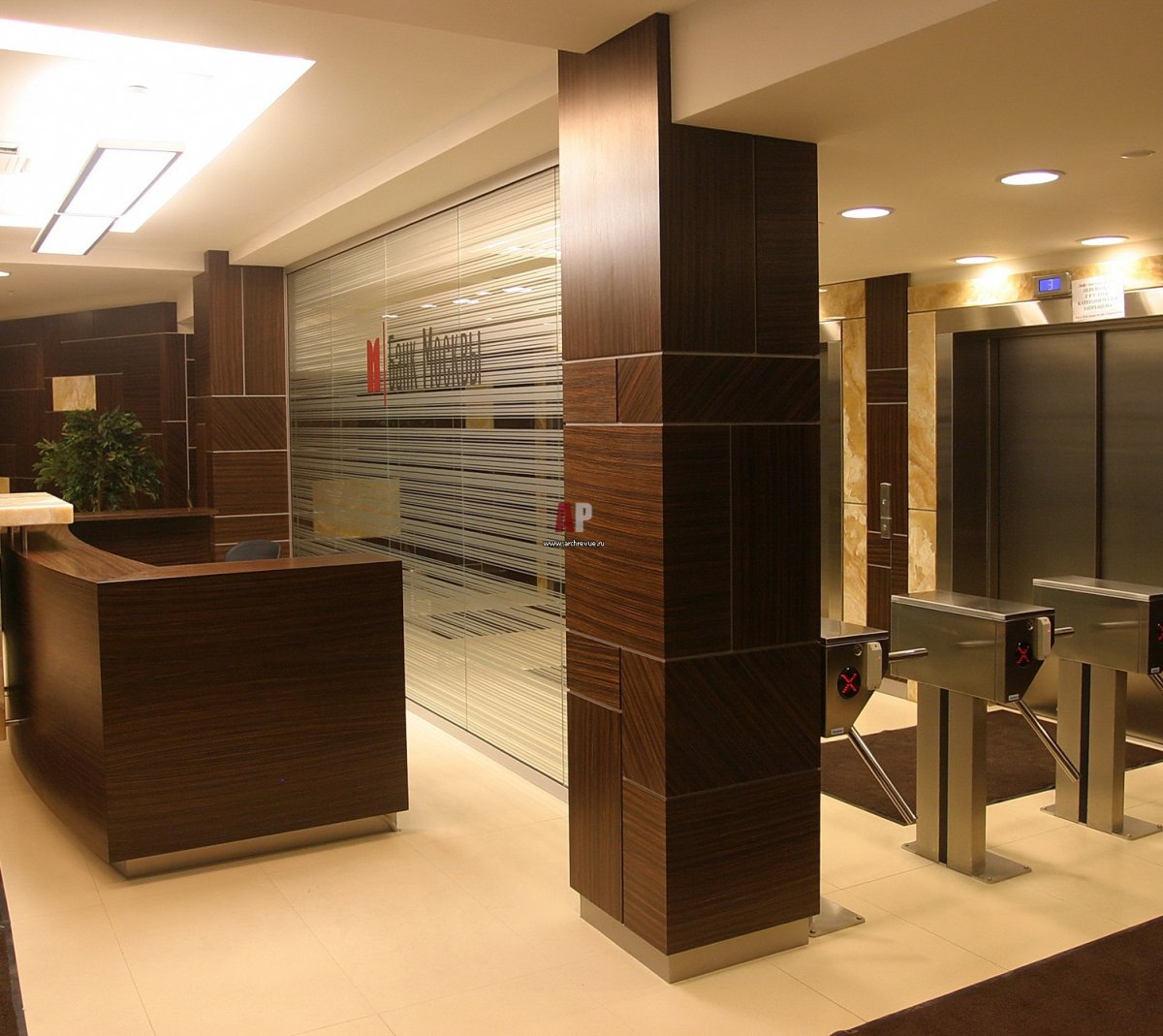 Интерьер холла офиса