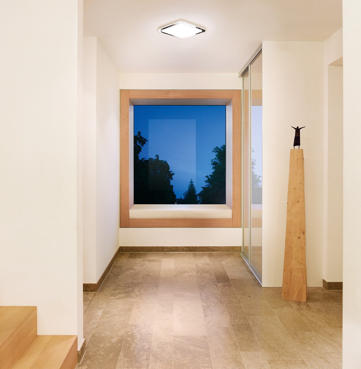 Порталы настенный для квартиры