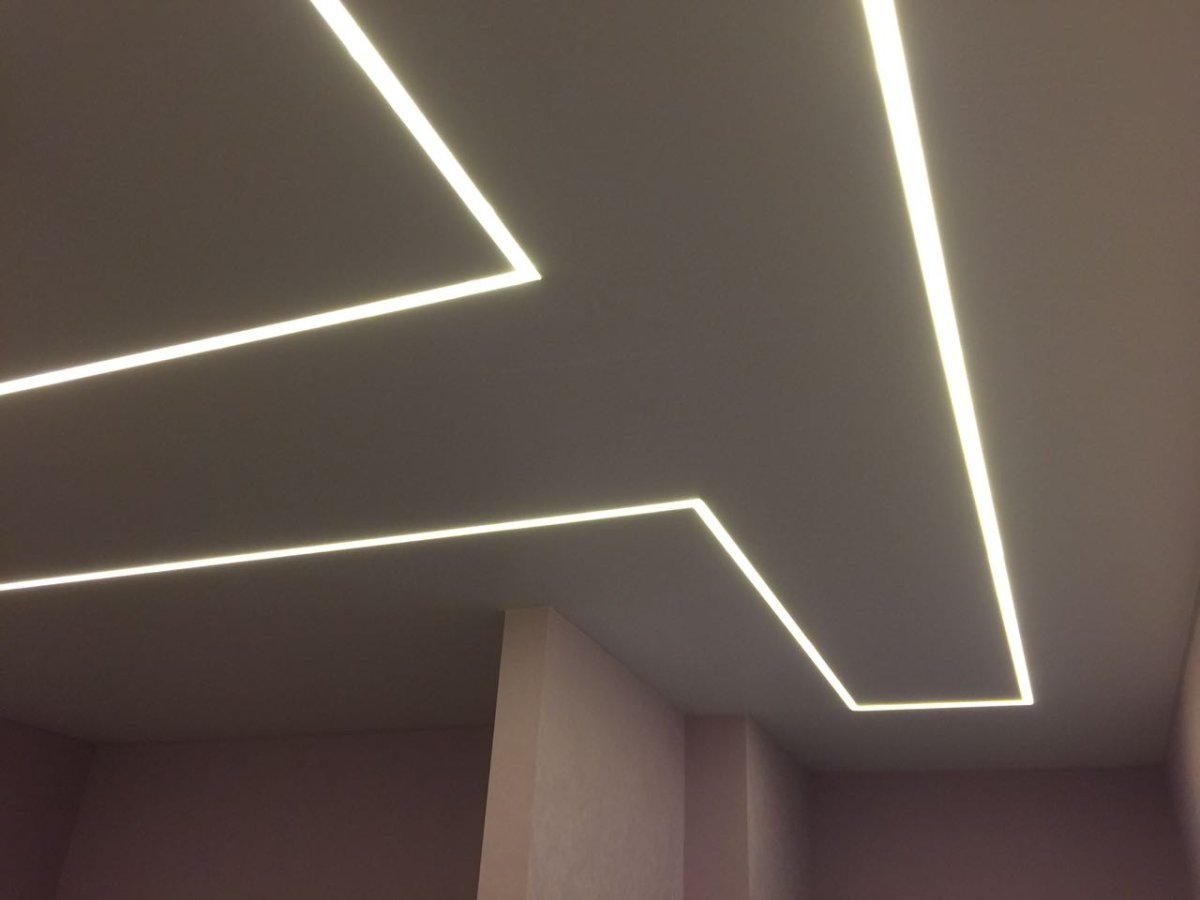 Световая линия для натяжных потолков Flexy в интерьере