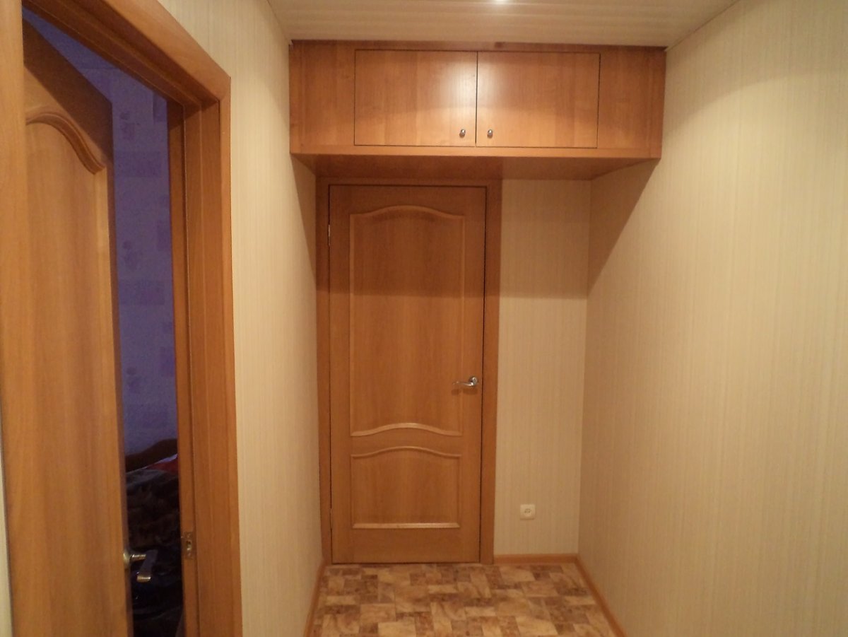 Антресоли в прихожей