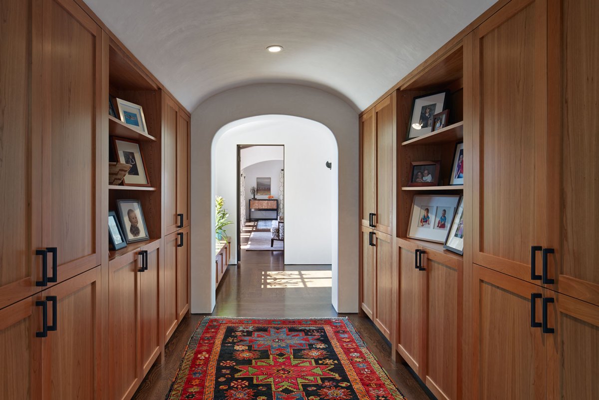 Большая просторная прихожая