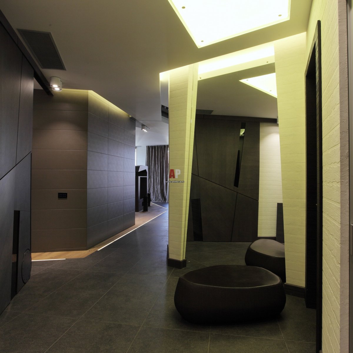 Входная зона прихожей