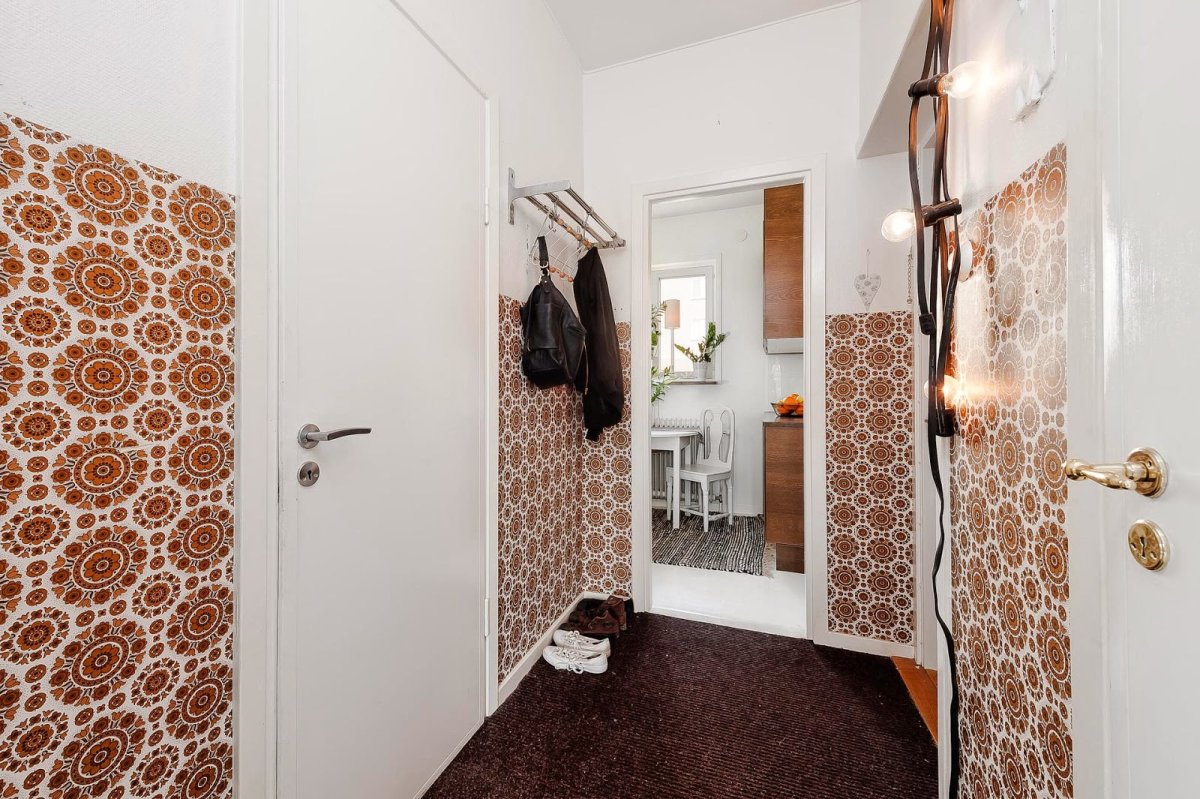 Обои для маленькой прихожей