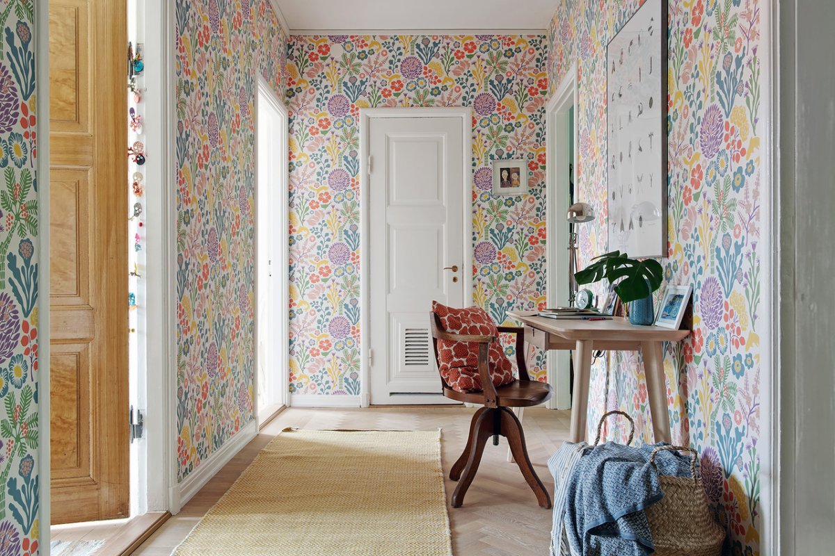 Фреска в прихожей в современном стиле