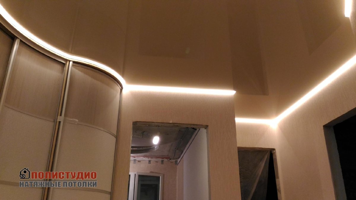 Потолок в коридоре из гипсокартона с подсветкой