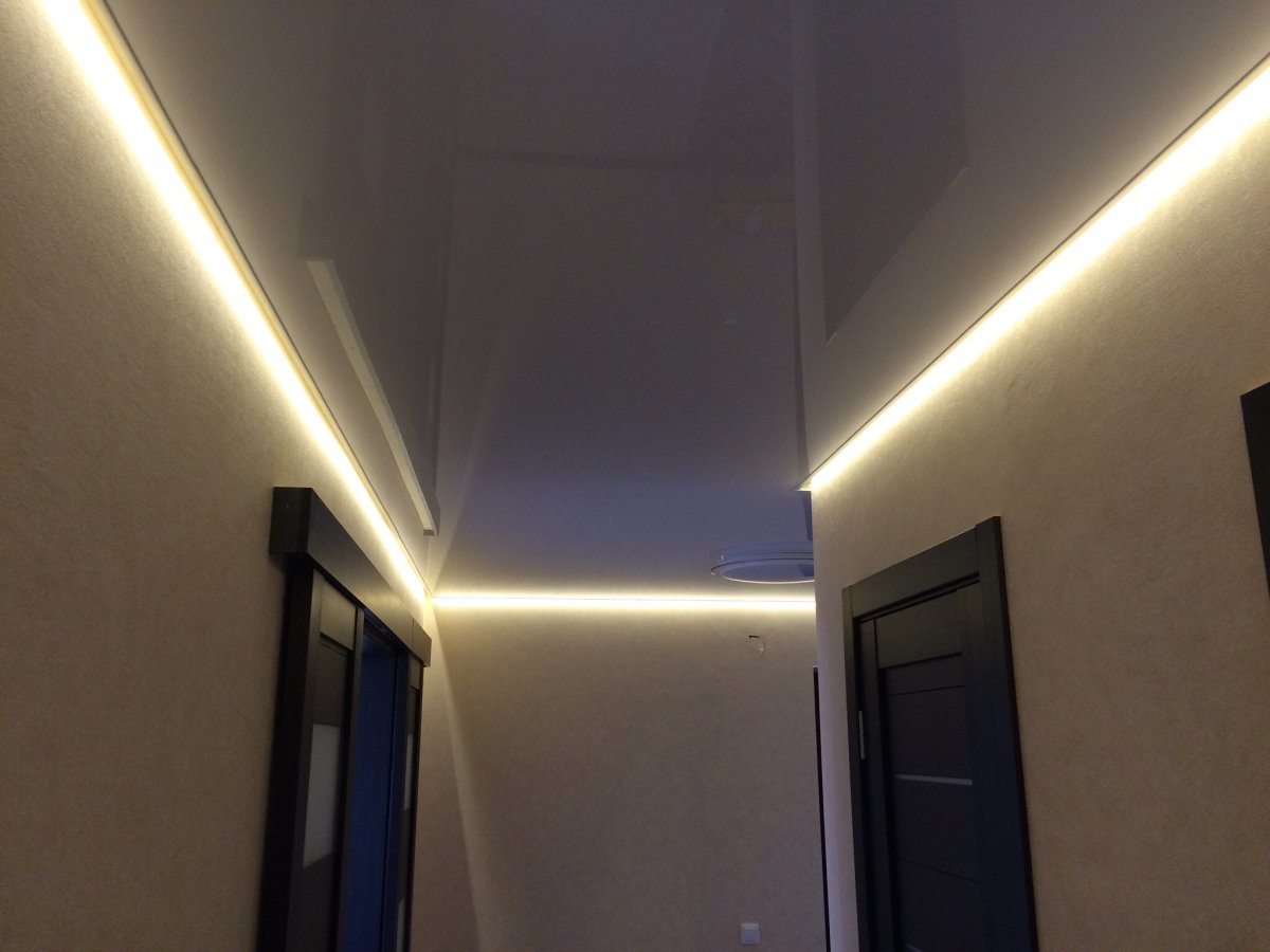 Парящий потолок в прихожую 6 квадратов