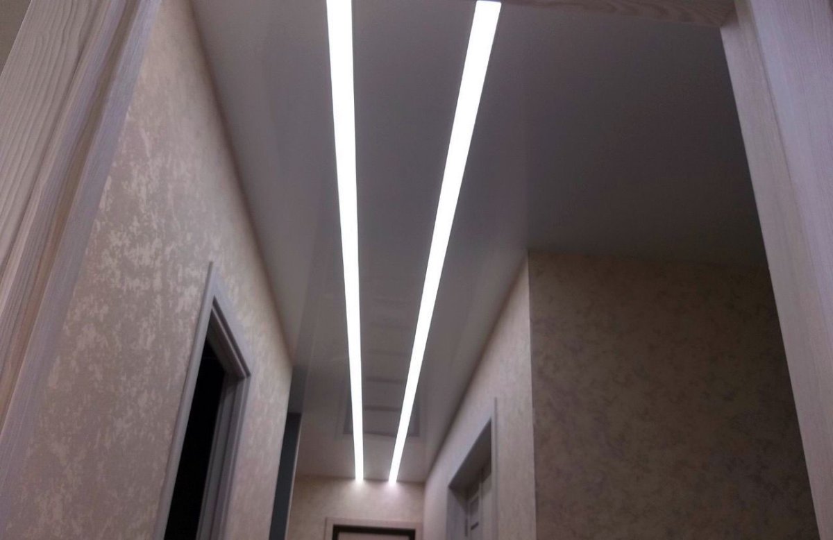 Парящий потолок с подсветкой