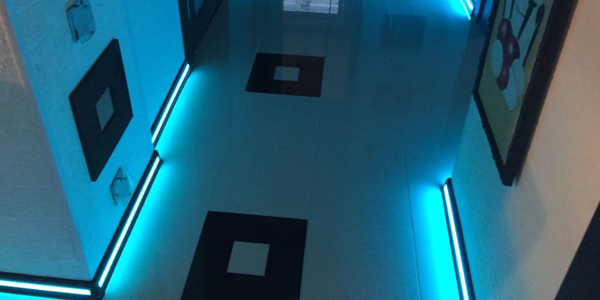 Светодиодная лента RGB щелевой плинтус