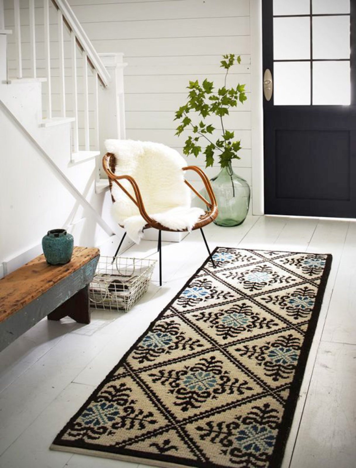 Декор длинного коридора