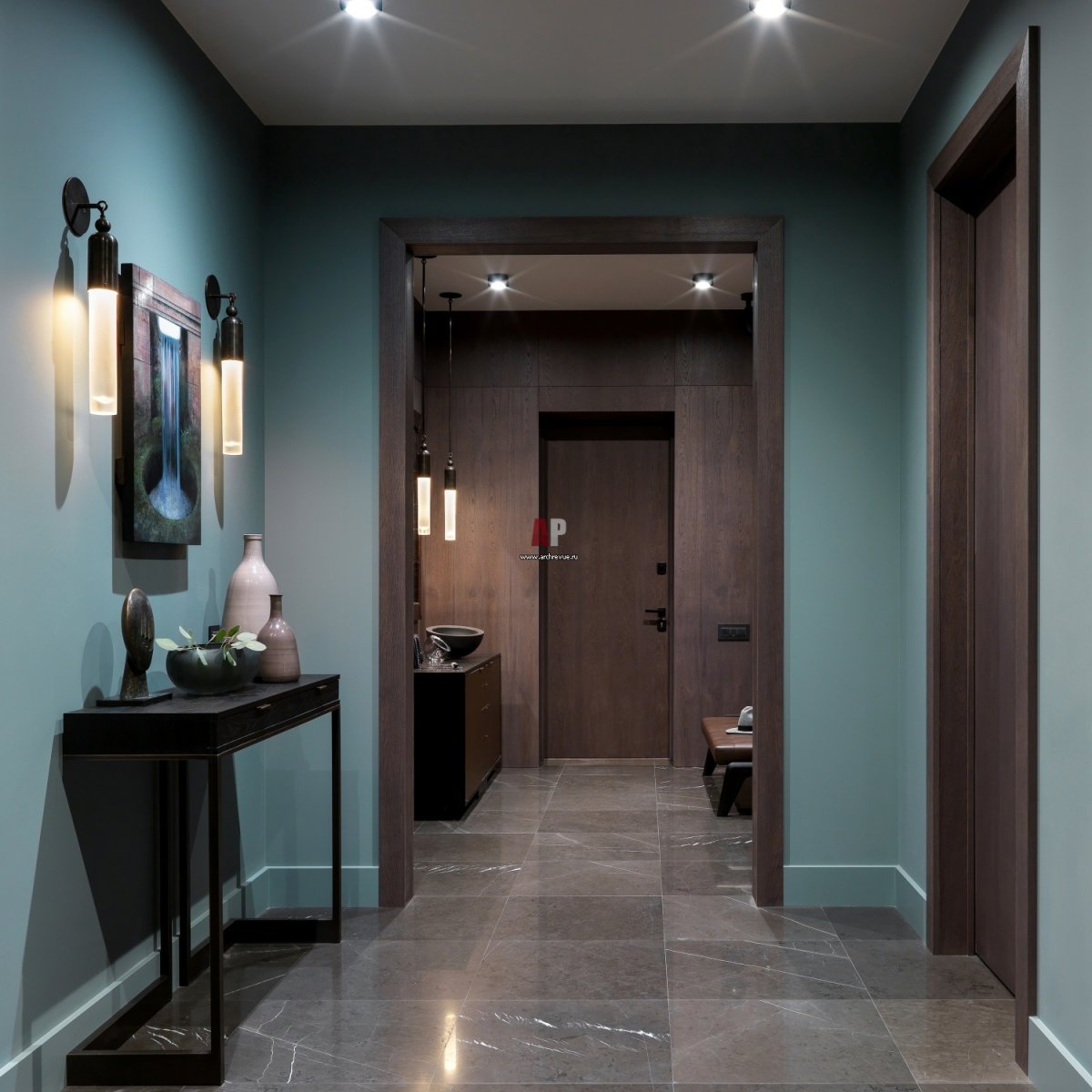 Прихожая в темных тонах