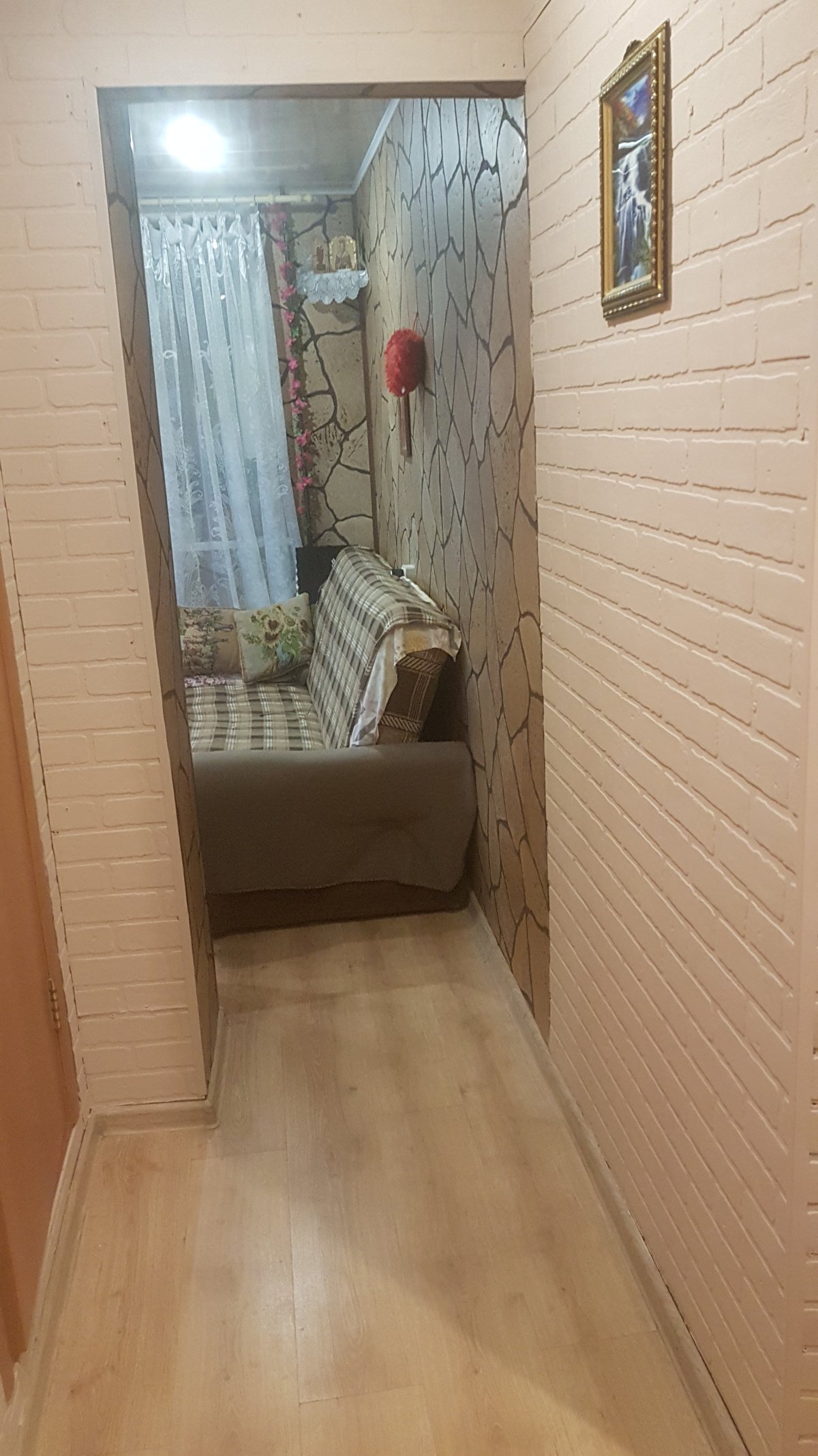 Обои в светлых тонах на кухни хрущевка